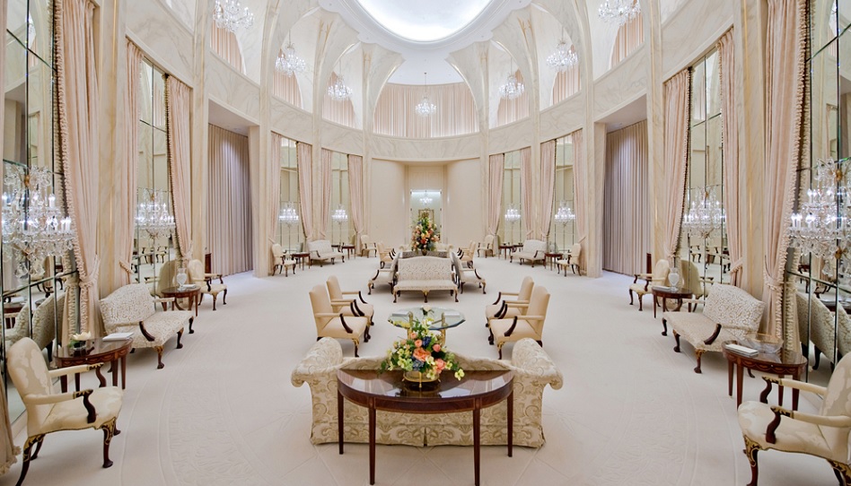 Das Foto eines celestialen Raums in einem Tempel der "Mormonen".