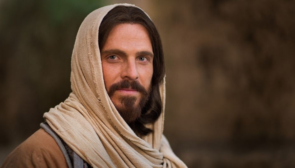 Ein Bild von Jesus Christus, der den Betrachter ansieht.